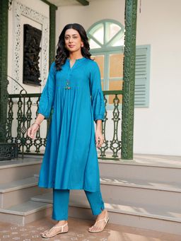 Indisangam - Women Blue Elegant Button Detailing Kurta and Pant