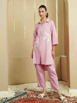 Indisangam - Women Purple Leaf Patch Embroidered Kurta and Pant