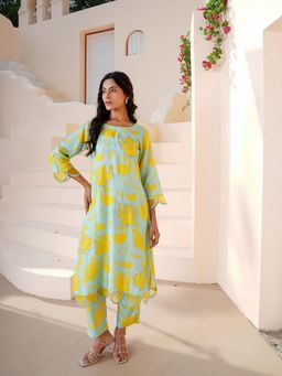 Indisangam - Women Turquoise Floral Printed Muslin Scallop Kura and Pant