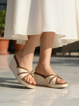 Chaal Chalan - Atreyi Wedges