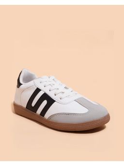 TRASE - Black Casual Sneakers for Women