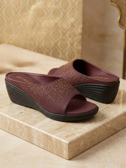 TRASE - Maroon Wedges for Women