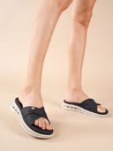Black color option, Currently selected