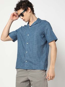 GAP - Men's Printed Notched Lapel Neck Casual Shirt