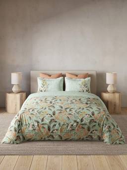 Ddecor Live Beautiful - 100% Cotton Floral 145TC King Bedsheet With 2 Pillow Covers & Quilt - Green