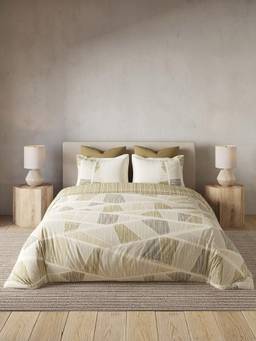 Ddecor Live Beautiful - 100% Cotton Geometric 145TC King Bedsheet With 2 Pillow Covers & Quilt - Brown