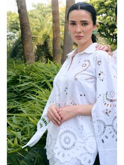 Kay Kay BY KKHUSHI SAHAII - Zila White Cotton Top with Pant