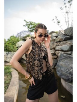 The Turner House - Women Linen Aari Co-Ord Set with Waistcoat and Shorts