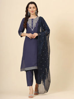 VAIRAGEE - Purple Rudra Embroided Kurta with Pant and Dupatta (Set of 3)