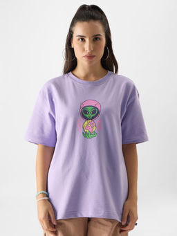 The Souled Store - Alien Invasion: Exploring Earth Women Boyfriend T-Shirt