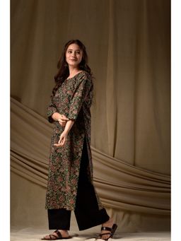 DIMPLE DESIGN STUDIO - Green Ajrak Straight Kurta