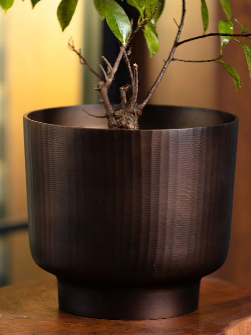 SG Home Fluted Chocolate Planter Large