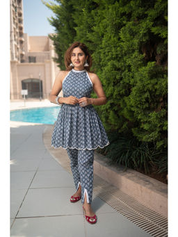 NEHA SHARMA LABEL - Grey Kurta (Set of 2)