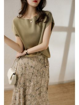 Outzidr - Olive Solid/Plain Round Neck Half Sleeves Top