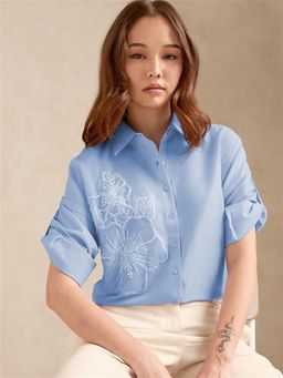 Outzidr - Blue Floral Embroidered Applique Shirt