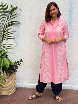 Chidiyaa - Pink Pure Cotton Floral Straight Kurta