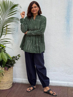 Chidiyaa - Olive Pure Cotton Printed Straight Kurti