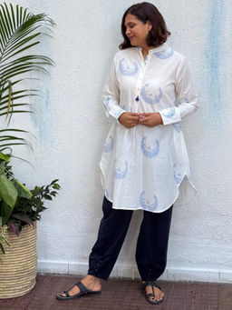 Chidiyaa - White Pure Cotton Floral Regular Kurti