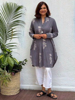 Chidiyaa - Grey Pure Cotton Floral Relaxed Kurti