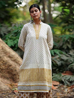 Chidiyaa - Ivory Pure Cotton Printed Straight Kurta