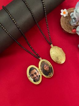Digital Dress Room - Big Oval Shape Photo Frame Mangalsutra