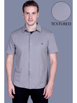 Parcel Yard - Men Half Sleeve Textured Casual Shirt