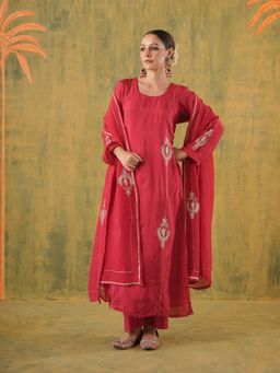 ONEWE INDIA - Noor Jahan Red Embroidery Silk Kurta and Pant with Dupatta (Set of 3)