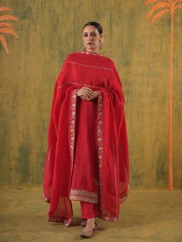 ONEWE INDIA - Rani Gulaab Red Silk Aari Embroidery Kurta and Pant with Dupatta (Set of 3)