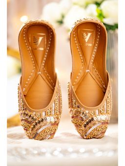 House of Vian - Nikhat Gold Juttis