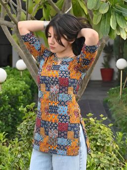 Gahan - Women Multi-Color Printed Straight Short Kurti