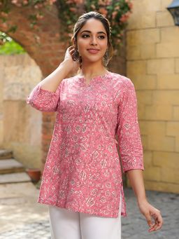 Gahan - Women Pink Printed Straight Short Kurti
