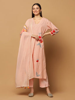 "Two Sisters" by Gyans - Peach Applique & Resham Work Kurta Set (Set of 3)