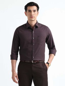 Arrow - Men Burgundy Textured Manhattan Slim Fit Dobby Shirt