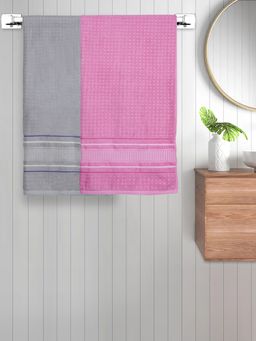 FABINALIV - Multicolor Geometric 420 Gsm Cotton Bath Towels (Pack of 2)