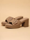 Beige color option, Currently selected