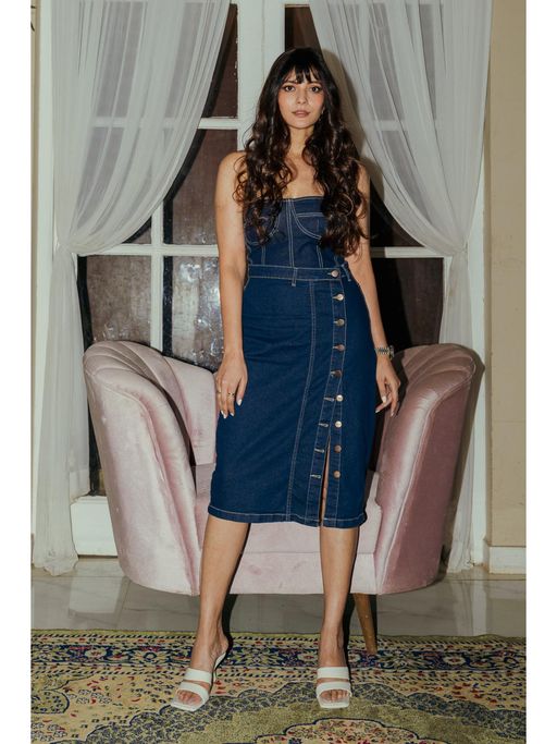 freakins dress These dresses , ., ., @freakinsindia I m in Xs small size but the last dress is too tight so for that I will go for one size up , ., Use my coupon code for additional discounts