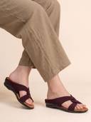 Maroon color option, Currently selected