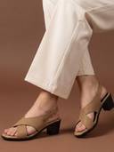 Beige color option, Currently selected