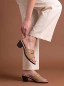 Beige color option, Currently selected