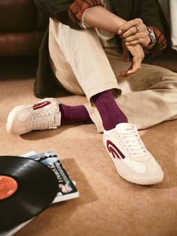 CHK - STRIDE - Beige Sneakers