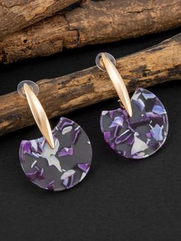 E2O - Contemporary Gold Plated Drop Earring Embellished with Peral Beads