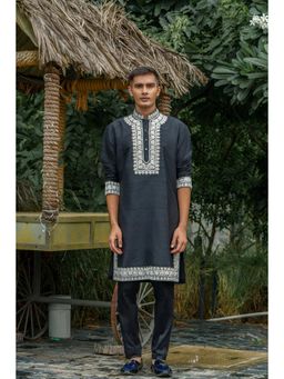BEFITTING CLOTHING - Black Embroidered Kurta with Pyjama (Set of 2)