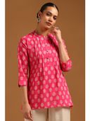 Pink color option, Currently selected