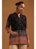 Black color option, Currently selected