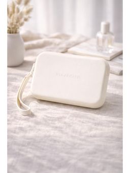 VIAJECITO - Off White Solid-Plain Clutches