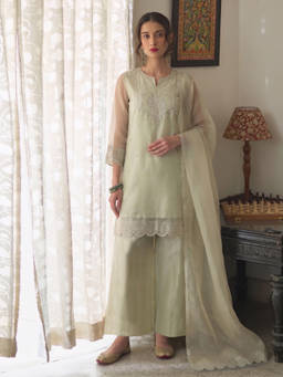 Aaghnya - Green Embroidered Round Neck Kurti Palazzo with Dupatta