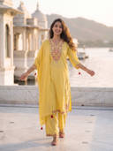 Yellow color option, Currently selected