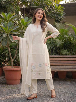 FASHOR - Off White Embroidered Round Neck Kurta Pant with Dupatta