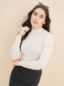 Off White color option, Currently selected