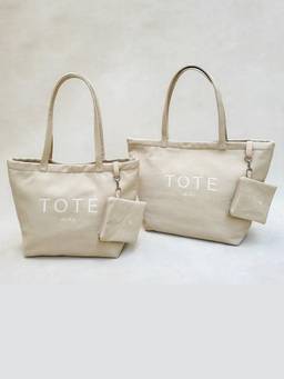 Akiiko - Off White Grain Curve Embroidered Tote Bag